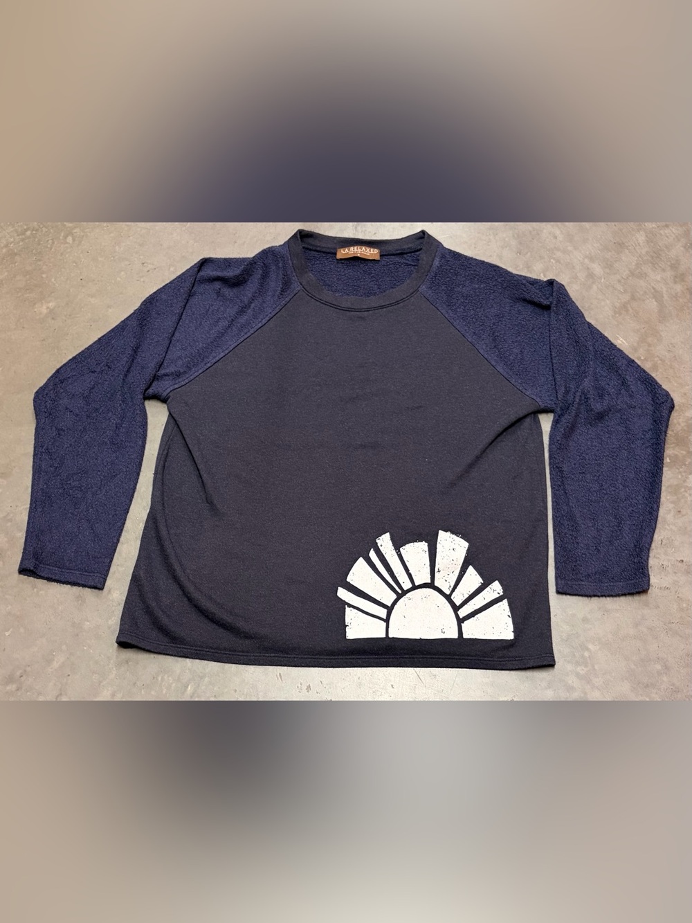 Men’s LA Relaxed Deaigner Fleece Crewneck Sweatshirt with White Sun Graphic -